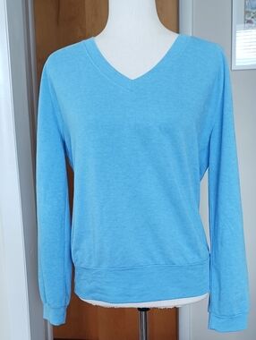 Kettlewell Supetsoft V Neck Sweatshirt Long Sleeve Lightweight Campanula Blue M